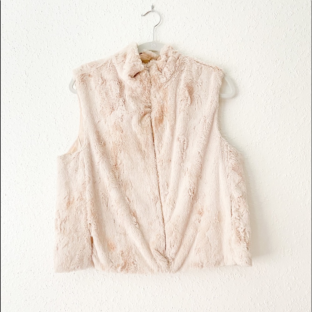 Woman Faux Fur Vest